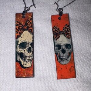 Skull with bow earrings